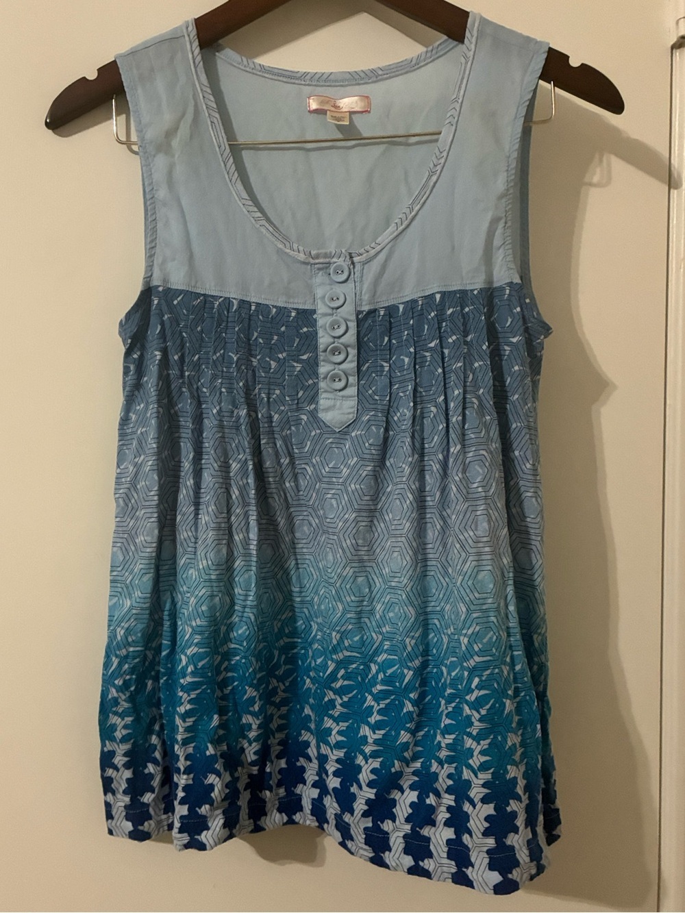 Lux Blue Ombre Geometric Henley Pleated Tank Top - Size S